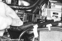 где находится клапан продувки адсорбера