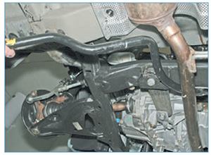 Zamena-jelementov-stabilizatora-poperechnoj-11.jpg