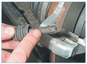zamena-kolodok-perednih-almera-8.jpg