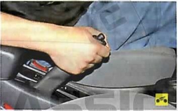 Nissan Almera Classic. ОРГАНЫ УПРАВЛЕНИЯ. ПАНЕЛЬ ПРИБОРОВ