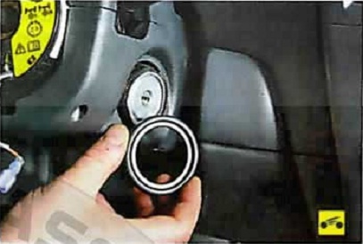 Nissan Almera Classic. СНЯТИЕ И УСТАНОВКА КОЖУХОВ РУЛЕВОЙ КОЛОНКИ